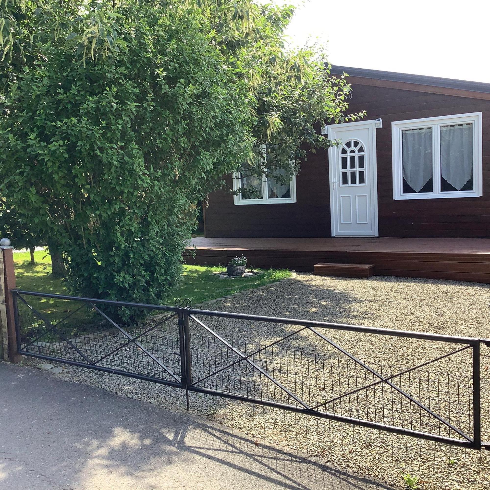 Chalet Charmant Monika Avec Piscine Yvoir 外观 照片